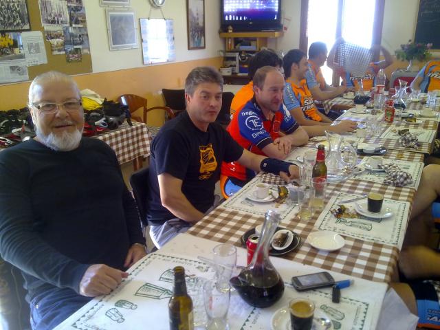 XAVI BARRACHINA i MEMBRES del CLUB SANT MARTI